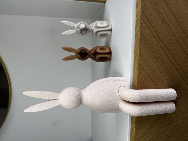 Afbeeldingen van Minimalistische Japandi Paashaas Decoratie – Zittend Konijn met draaibare benen - 30cm